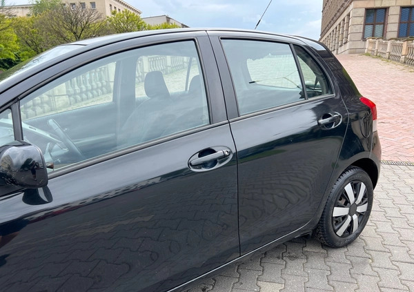 Toyota Yaris cena 15500 przebieg: 126000, rok produkcji 2009 z Pobiedziska małe 497